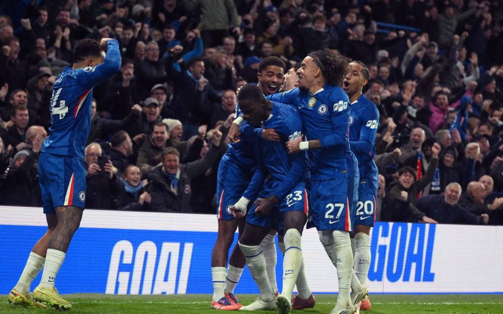 里贝里：“就我个人而言，我认为我和罗本在某些时候...（里贝里：从个人角度看，我与罗本在一些时段并非总是合拍）