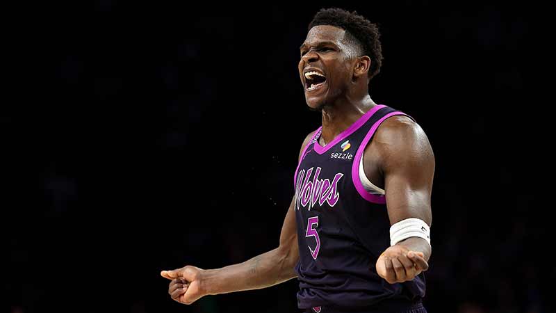 不是队服是奥运照！樊振东12月赛程海报引爆“情怀杀”（樊振东12月赛程海报用奥运照而非队服，引爆回忆杀）