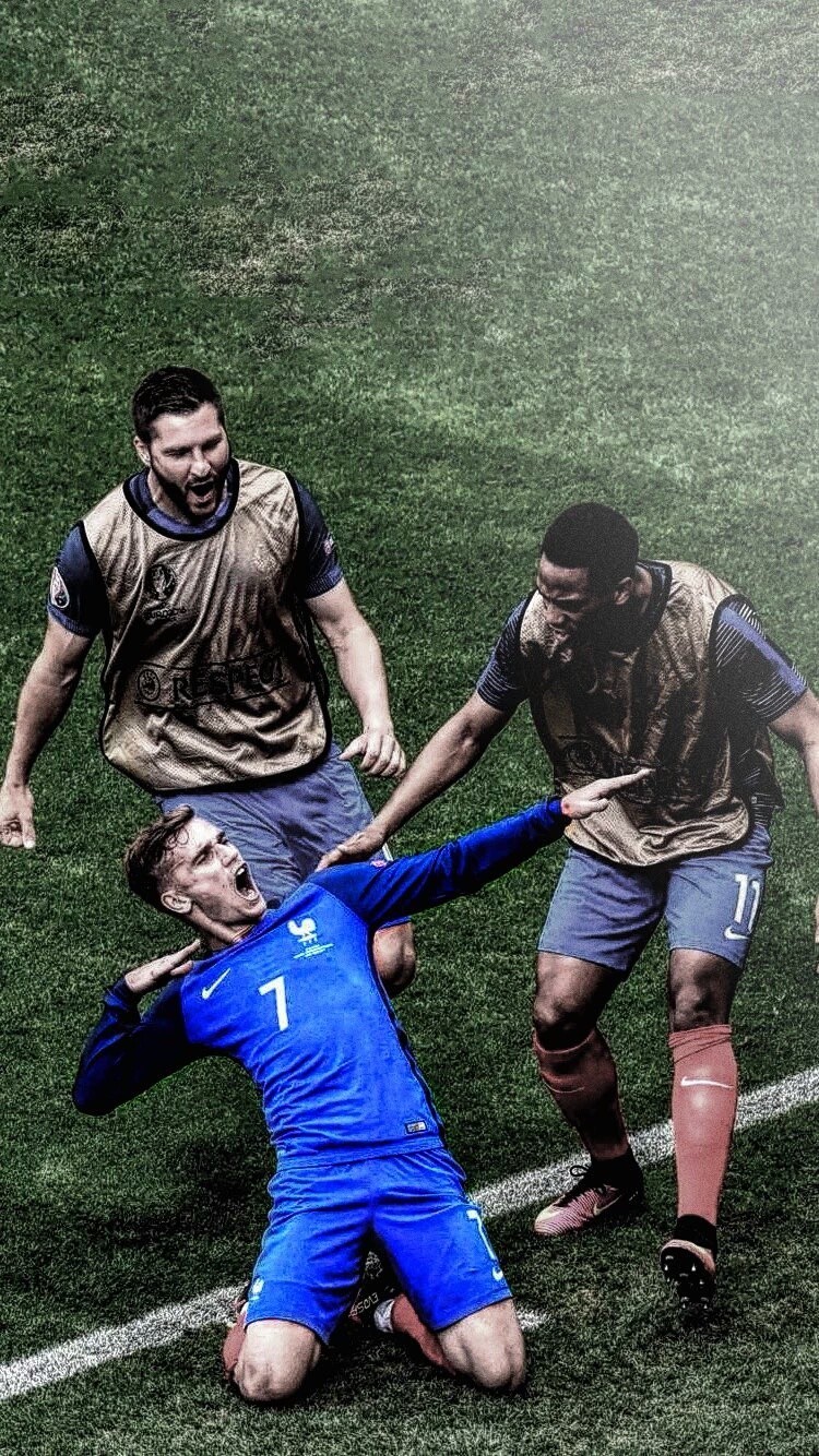 劳塔罗：齐沃拥抱我的次数比我老婆抱我的次数都多（劳塔罗打趣：齐沃抱我的次数比妻子还多）