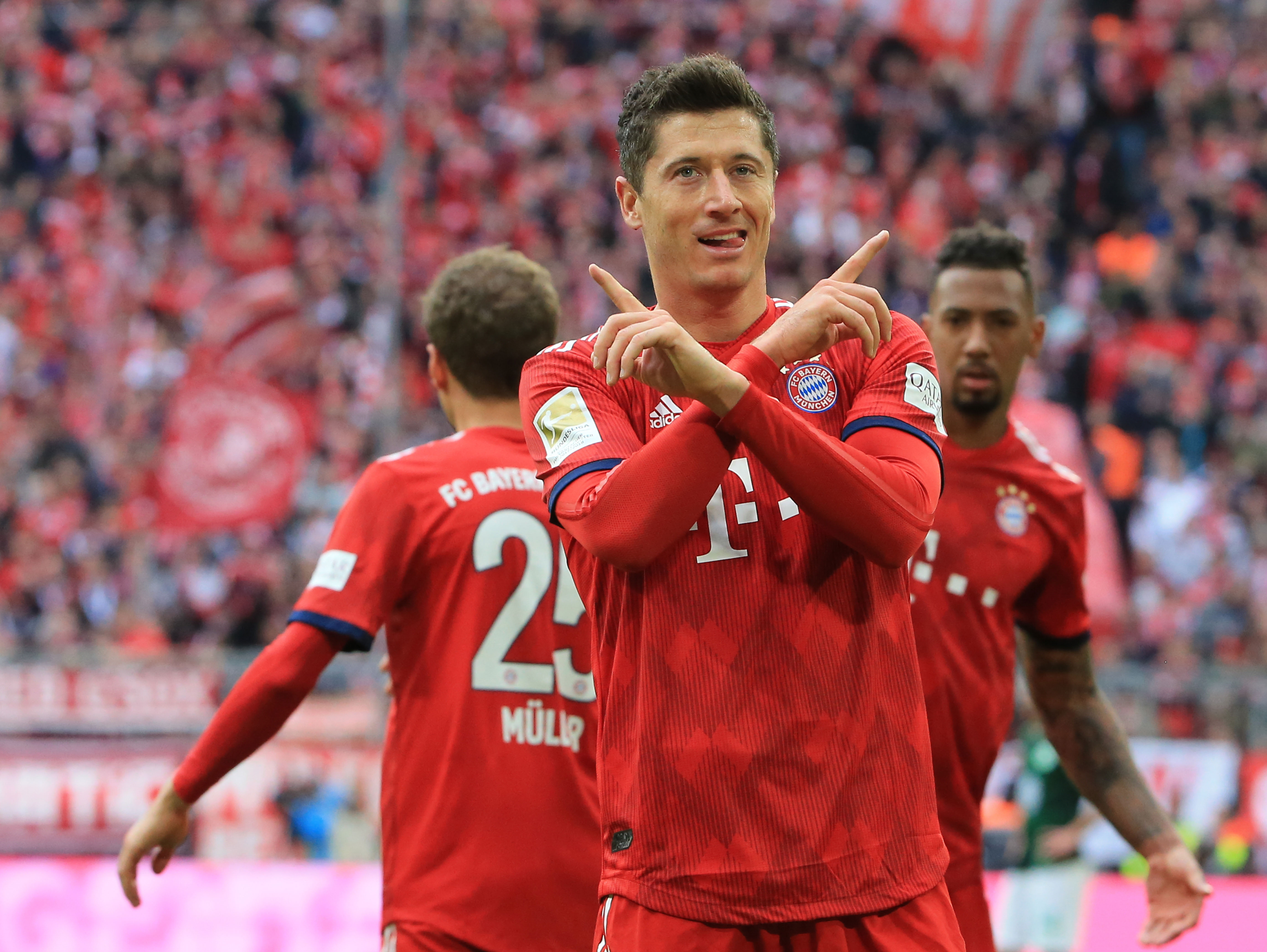 篮球篮网球员训练中展现高命中率（篮网球员训练场上投篮命中率惊人）