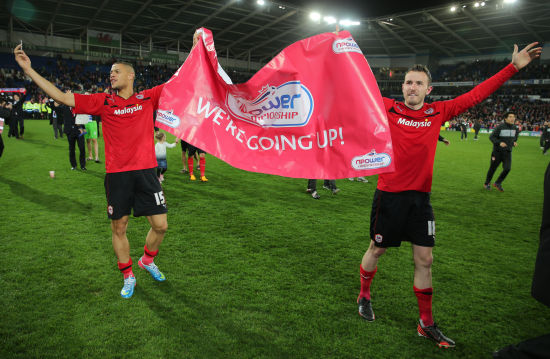 英超联赛：狼队七连败接受现实，曼彻斯特联继续沉沦（英超：狼队吞下七连败的苦果，曼联颓势不止）