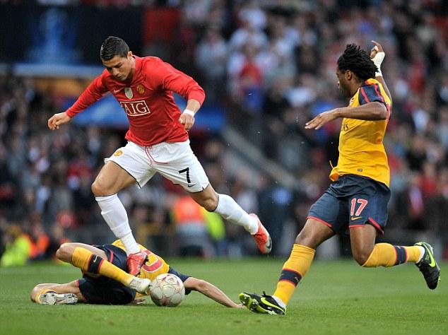 利物浦vs毕包第20分钟比赛暂停，全场球员、观众鼓掌致敬若塔（利物浦战毕尔巴鄂第20分钟暂停，全场球员与球迷鼓掌致敬若塔）