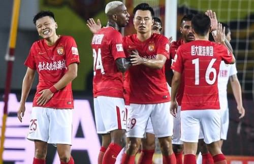 记者：韩鹏仍是泰山主帅，但俱乐部需要找个名义上的“主帅”（记者称韩鹏仍掌泰山帅印，俱乐部或另觅挂名主帅）