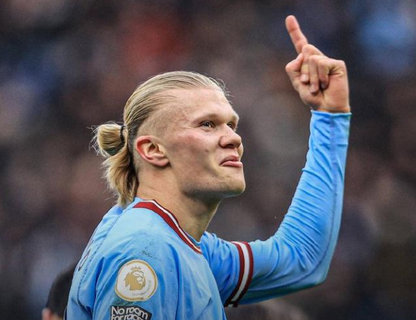 墨媒：22岁美国籍中场布里安被墨西哥归化，他曾代表美国出场（墨媒称22岁美籍中场布里安已被墨西哥归化，曾为美国队出战）