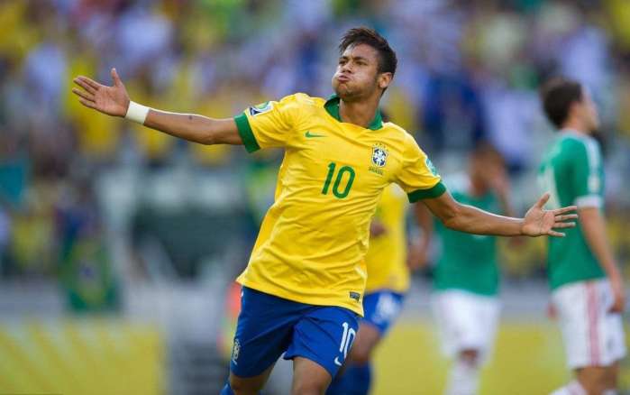 一剑封喉！高诗岩三分杀死比赛 全场仅这一次出手&贡献5分8助（关键三分定胜局！高诗岩全场唯一出手命中，贡献5分8助攻）